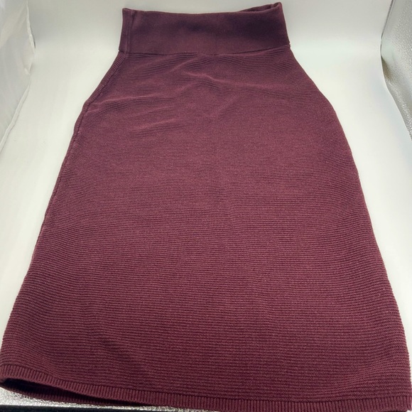 Express Sweater Skirt - Picture 3 of 7